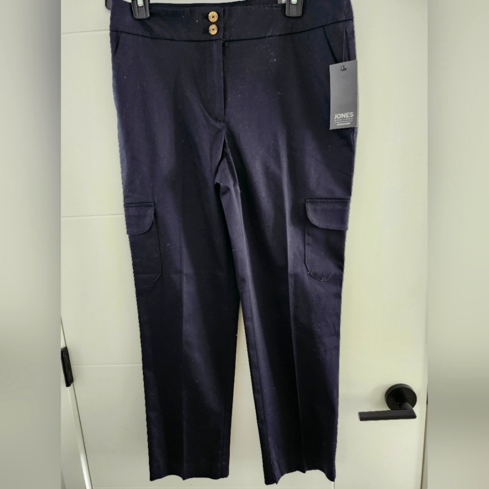 Jones New York Cargos